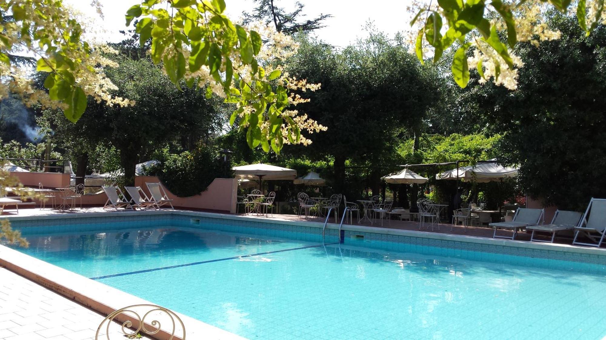 Park Hotel San Michele Martina Franca Bagian luar foto