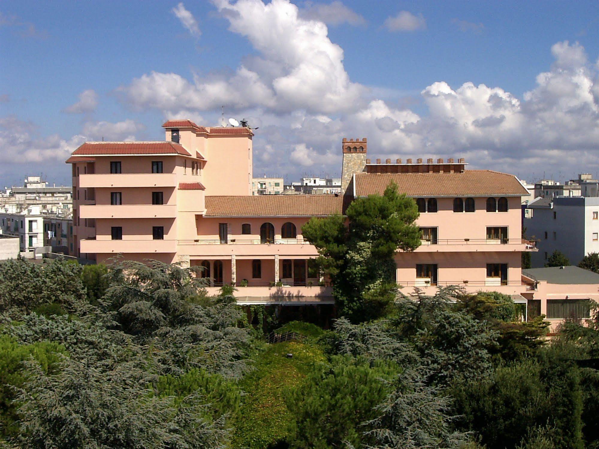 Park Hotel San Michele Martina Franca Bagian luar foto