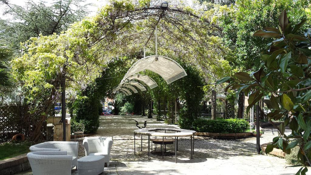 Park Hotel San Michele Martina Franca Bagian luar foto