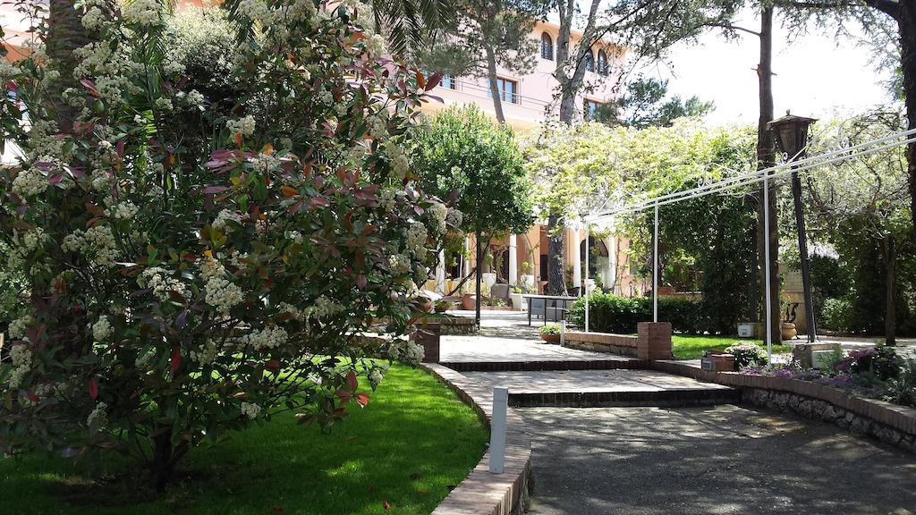 Park Hotel San Michele Martina Franca Bagian luar foto